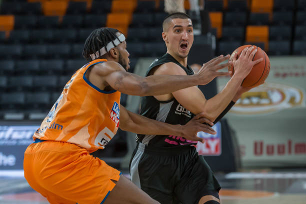 将比分扩大 将比分扩大